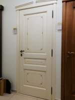 Дверь Legnoform 5-30, массив ореха, 30000 руб.